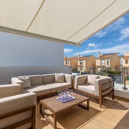 Luxurious & Comfy By Fidalsa * Carrer del Mar